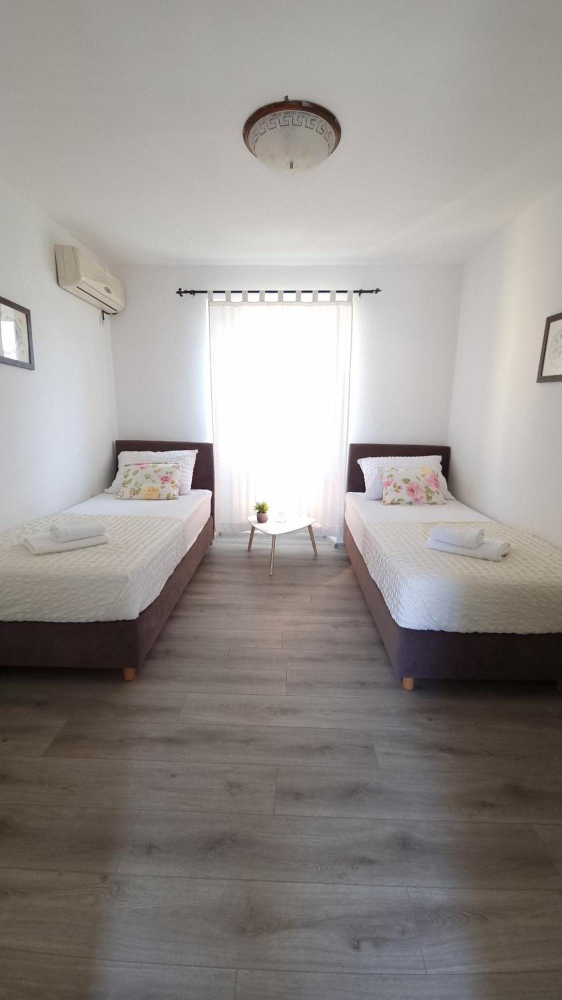 Apartments Skoljka Jezera Zewnętrze zdjęcie